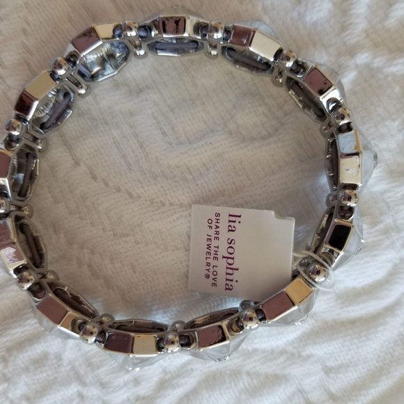 Lia Sophia Silver "Amplify" Stretch bracelet - Picture 4 of 9